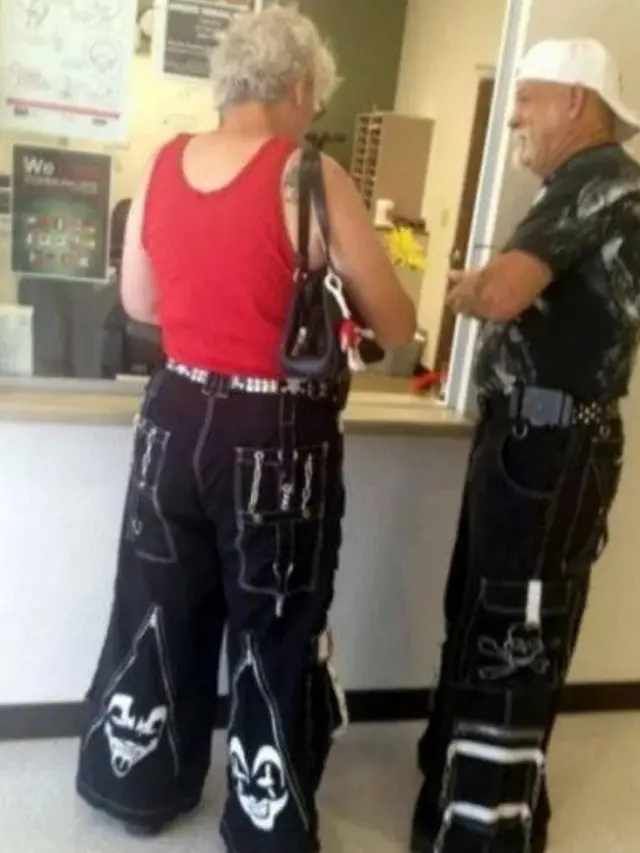 Aneh Bin Ajaib, Ini 7 Gaya Fashion yang Bikin Kamu Geleng Kepala
