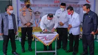 Bupati Musi Banyuasin Dodi Reza Alex Noerdin, saat meresmikan Klinik SMC di Kecamatan Tungkal Jaya Kabupaten Musi Banyuasin Sumsel (Dok. Humas Pemkab Musi Banyuasin / Nefri Inge)