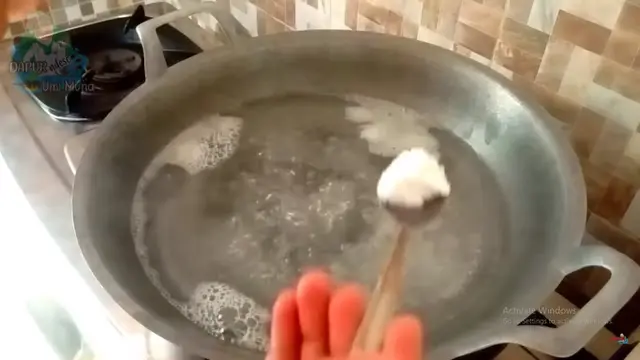 Modal Dua Bahan Dapur, Ini Cara Masak Daun Kenikir Agar Punya Tekstur Empuk Namun Tetap Hijau Segar