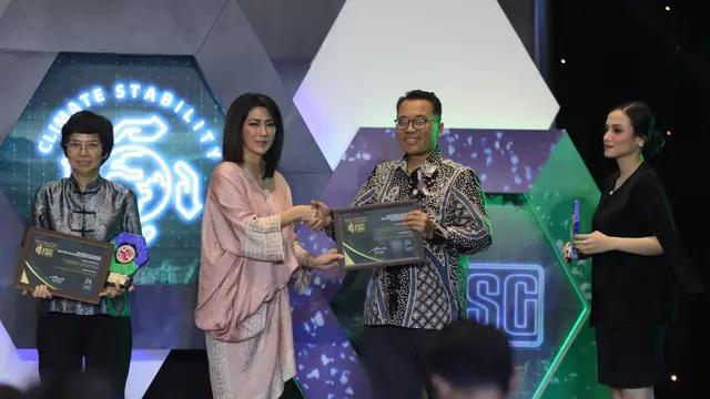 Penghargaan Strategy-into-Performance Execution Excellence (SPeX) Awards 2024 dan Anugerah Environmental, Social, & Governance 2024. (Sinar Mas)