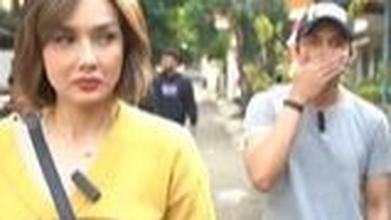 Sara mengunjungi rumah yang pernah ia tempati sewaktu kecil. Ia bersama dengan sang adik, Wisnu.