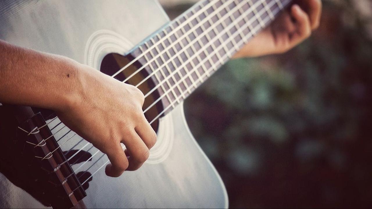 Kunci E Mayor dan Minor