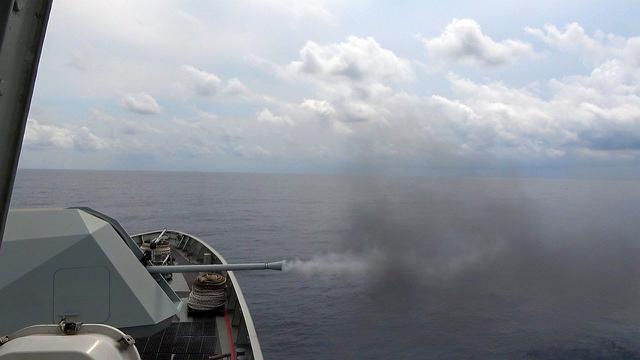 Main Gun 57mm milik KRI Halasan-630 saat melakukan uji penembakan pada 5 September 2022. (Foto: PT PAL)