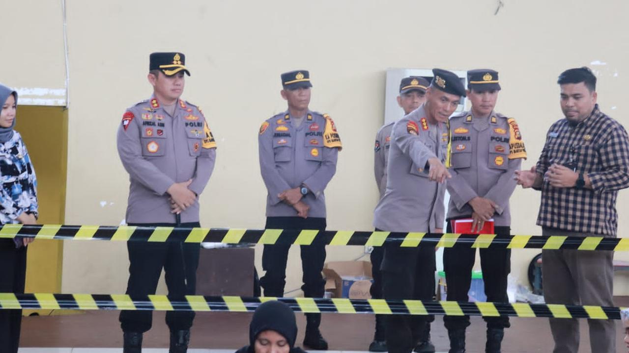 Pastikan Tidak Ada Masalah, Kapolres Pelalawan Pantau Proses Pelipatan Surat Suara Pilkada