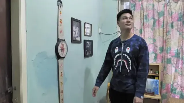 Baim Wong sempat mengunjungi rumah masa kecilnya di Purwakarta