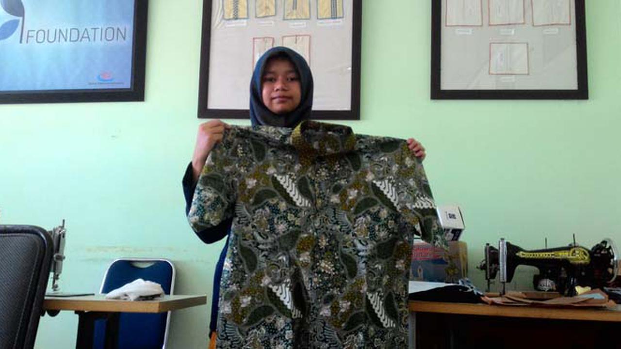 Tak Ingin Ibu Terus Ngamen, Nova Kejar Mimpinya Jadi Desainer