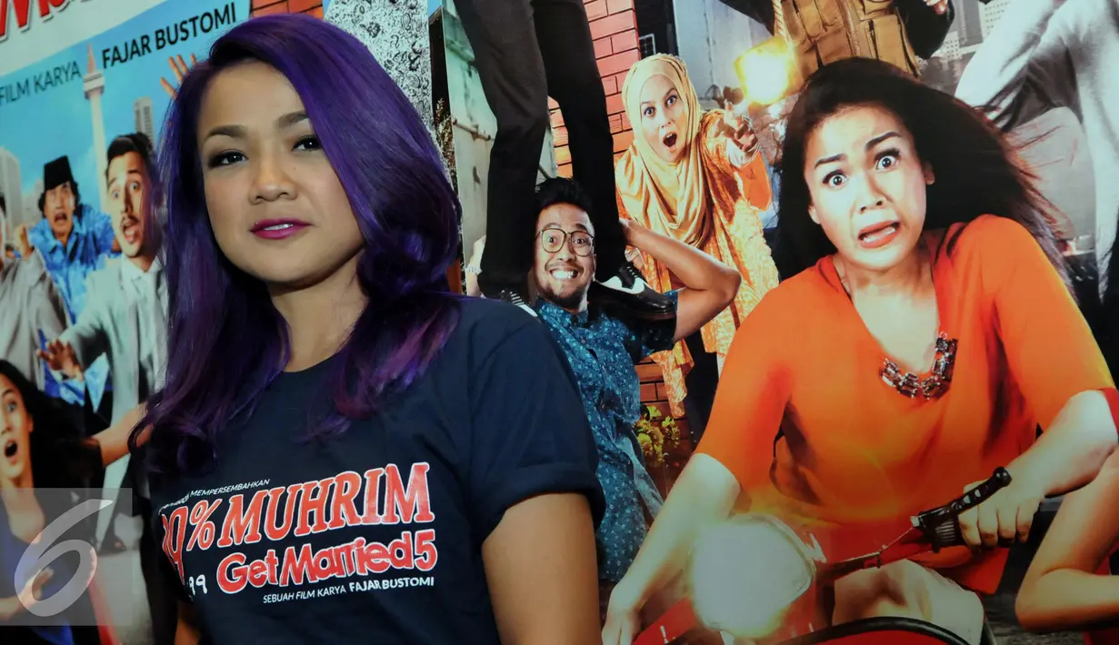 Aktris Nirina Zubir dalam film Get Married 5 ini berperan sebagai Mae yang memiliki suami ganteng dan sukses yang sangat mencintainya, ditemui dalam press screnning film GET MARRIED 5 di Epicentrum XXI, Selasa (28/07). (Liputan6.com/Panji Diksana)