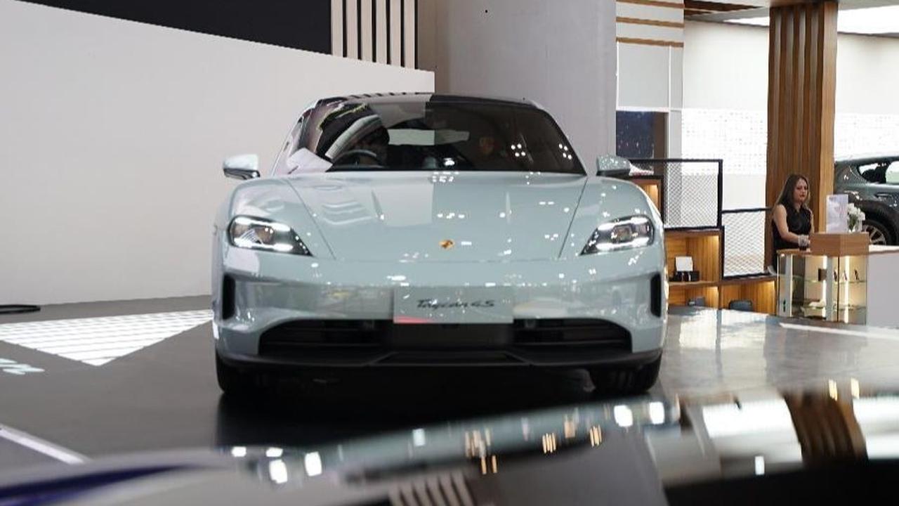 Porsche Indonesia Menghadirkan Varian Terbaru Panamera dan Taycan