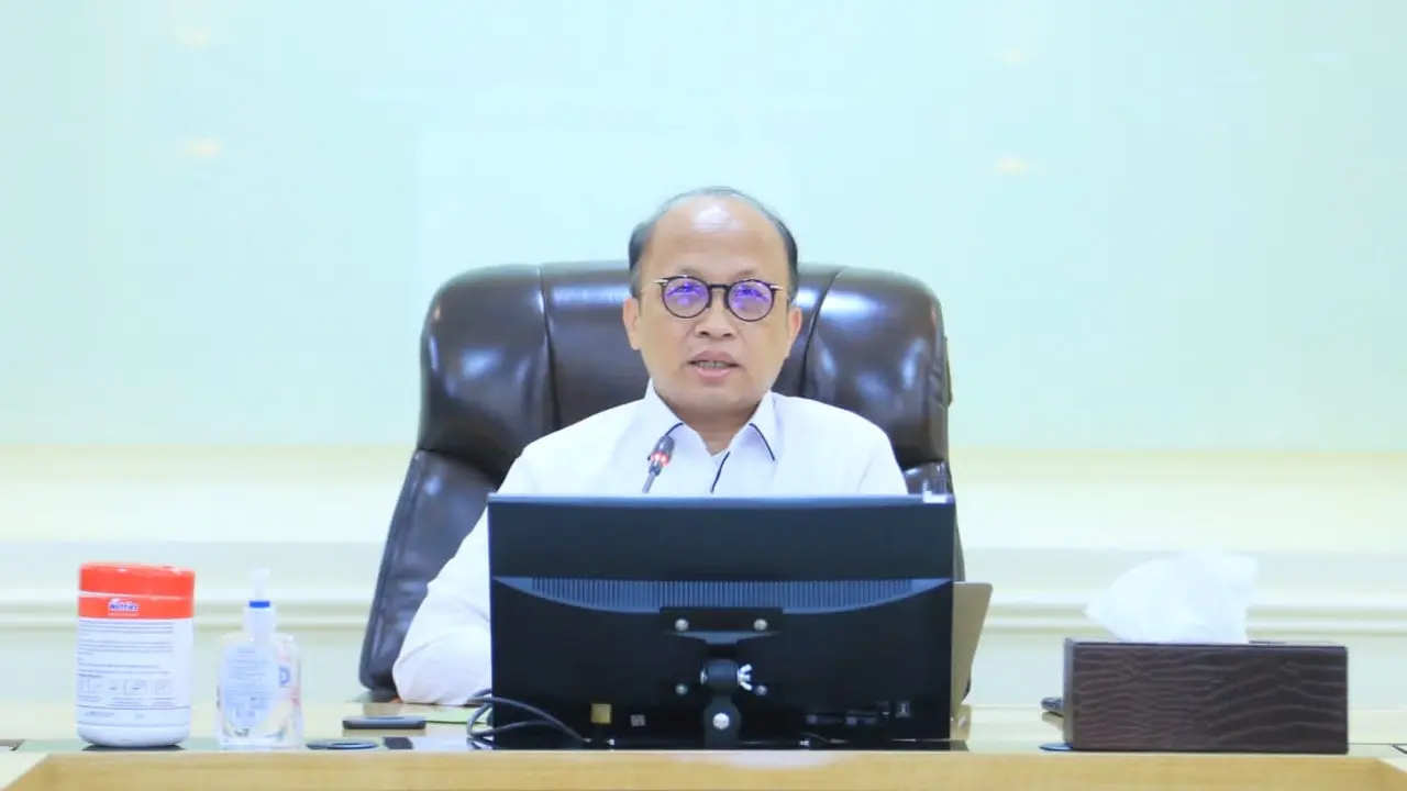 Sekjen Kemnaker Anwar Sanusi dalam Rakor dengan Kadisnaker provinsi se-Indonesia secara virtual pada Senin (11/4/2022).
