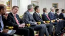 Tampak pemimpin perusahaan multinasional Amerika Serikat saat bertemu Presiden Joko Widodo di Kantor Presiden, Jakarta, Selasa (5/5/2015). Pertemuan tersebut membahas berbagai potensi perekonomian Indonesia. (Liputan6.com/Faizal Fanani)