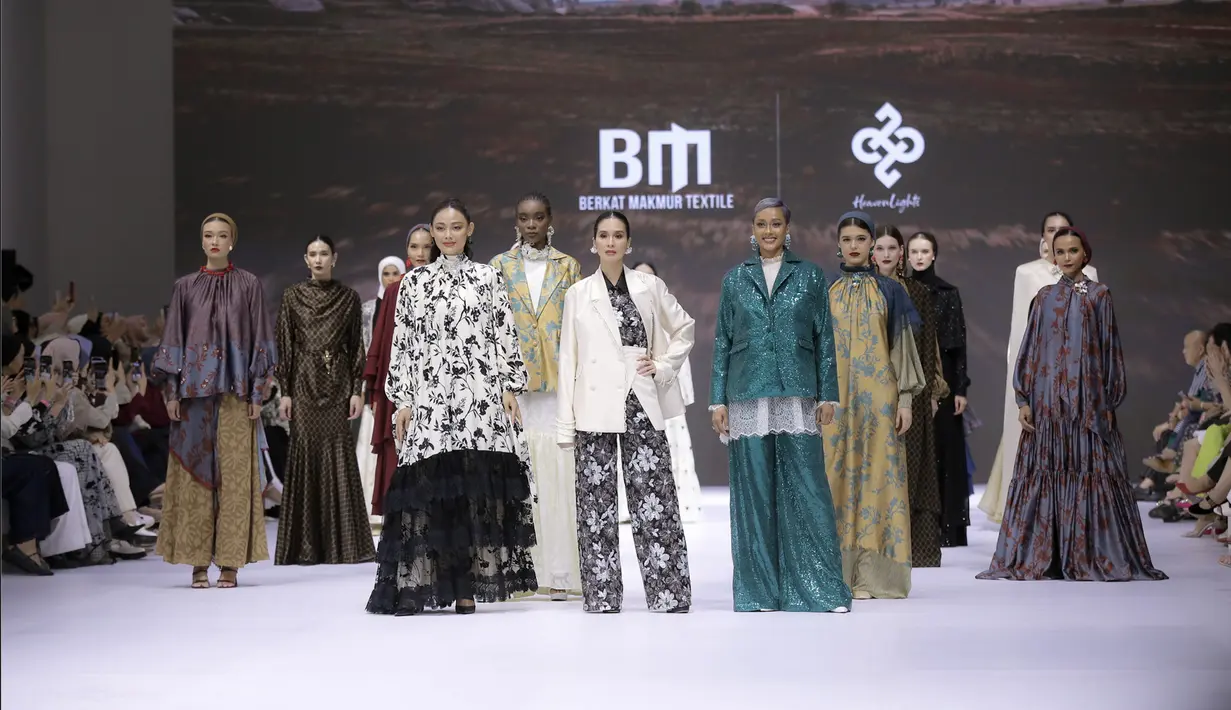 Koleksi dari Heaven Lights pada JFW 2025.