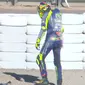 Valentino Rossi mengalami kecelakaan hebat pada tes MotoGP Valencia di Sirkuit Ricardo Tormo, Selasa (14/11/2017). (Crash)