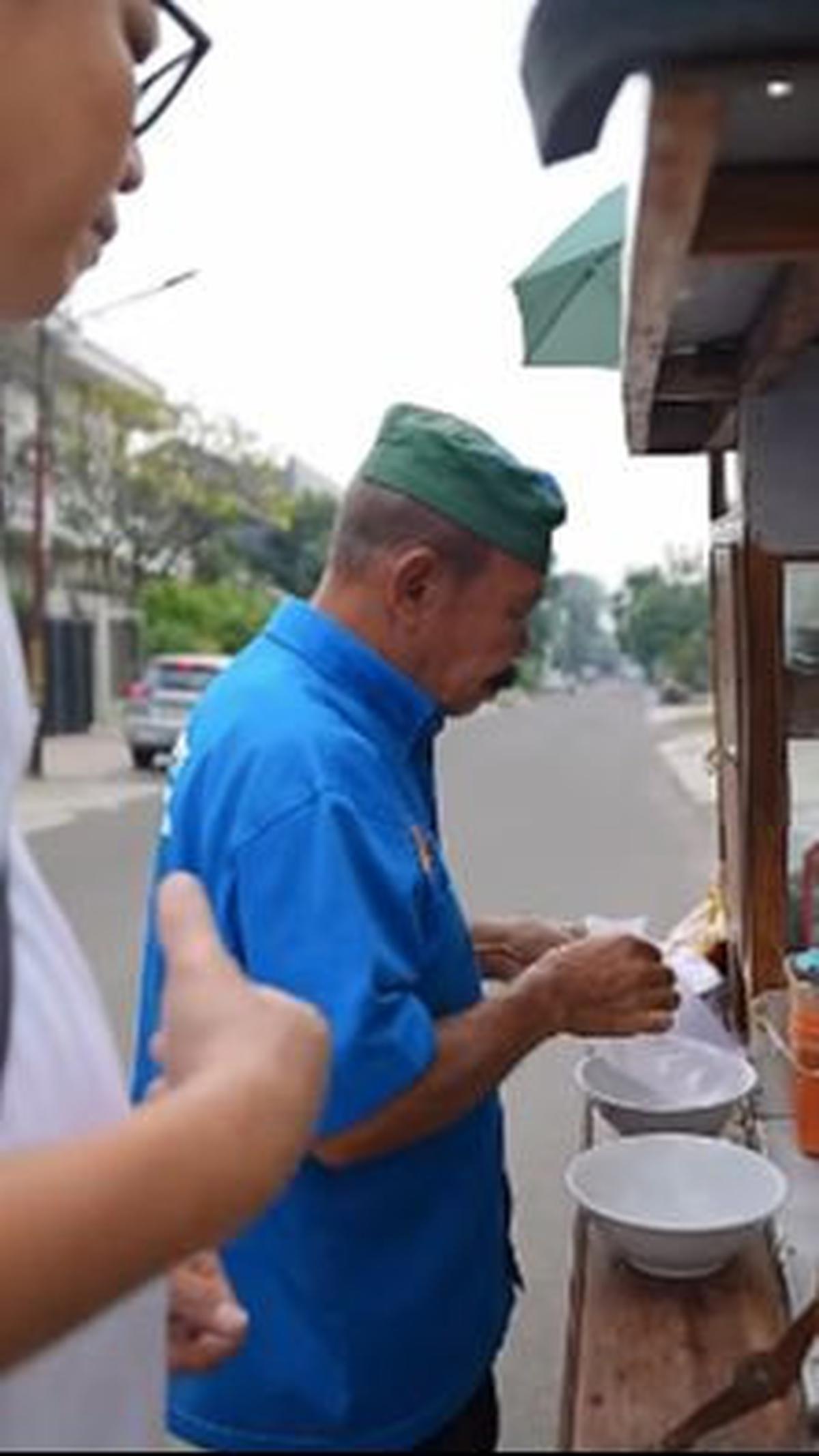 Tukang Bakso asal Wonogiri Diborong Dagangannya&nbsp;<br>