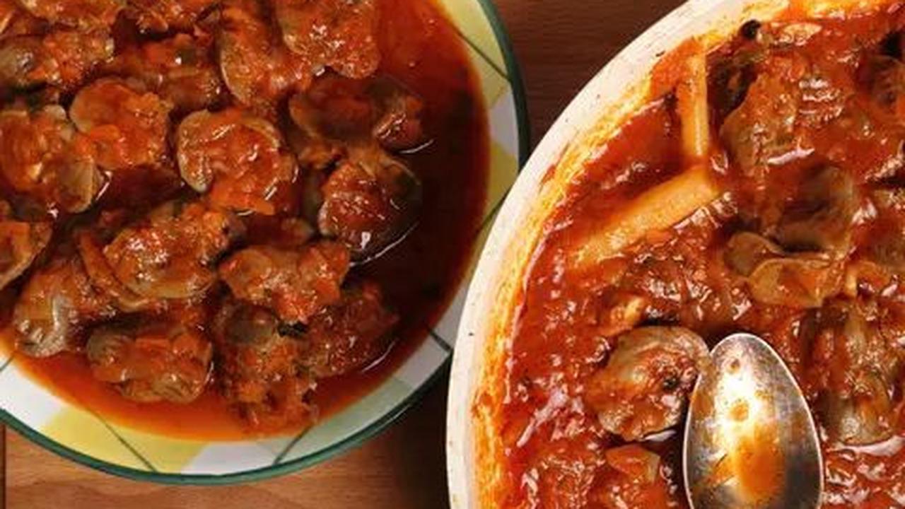 <b>3. Rendang Ati Ampela Ayam</b>