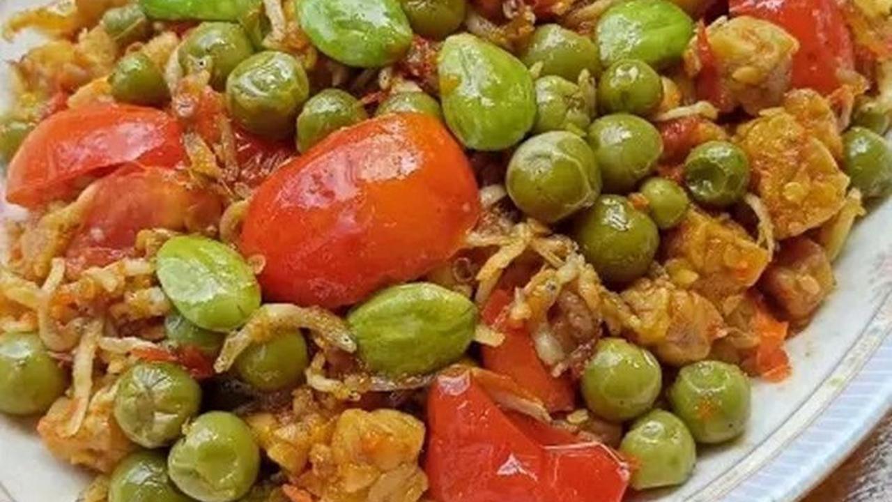 <b>5. Kurangi Konsumsi Makanan Berbau Tajam</b><br>