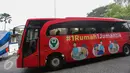 Bus penyuluhan demam berdarah dengue (DBD) saat acara pelepasan di Balaikota Jakarta, Senin (15/6/2015). Bus berwarna merah tersebut akan menyasar ke kawasan-kawasan hunian masyarakat kelas menengah ke atas. (Liputan6.com/Faizal Fanani)