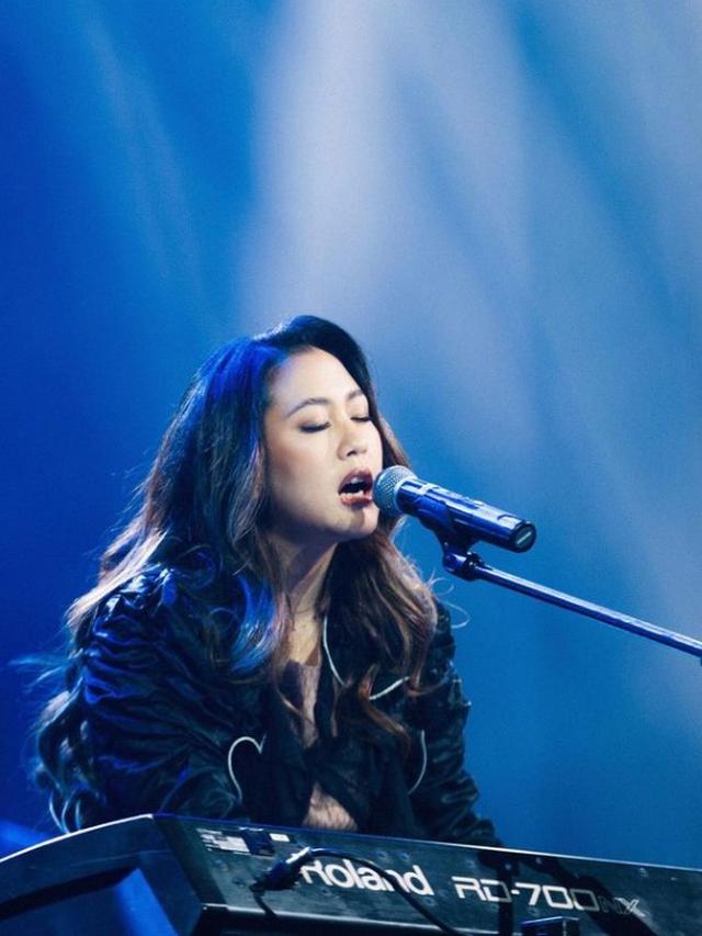 Sherina Munaf dengan rambut panjang (Instagram/sherinamunaf)