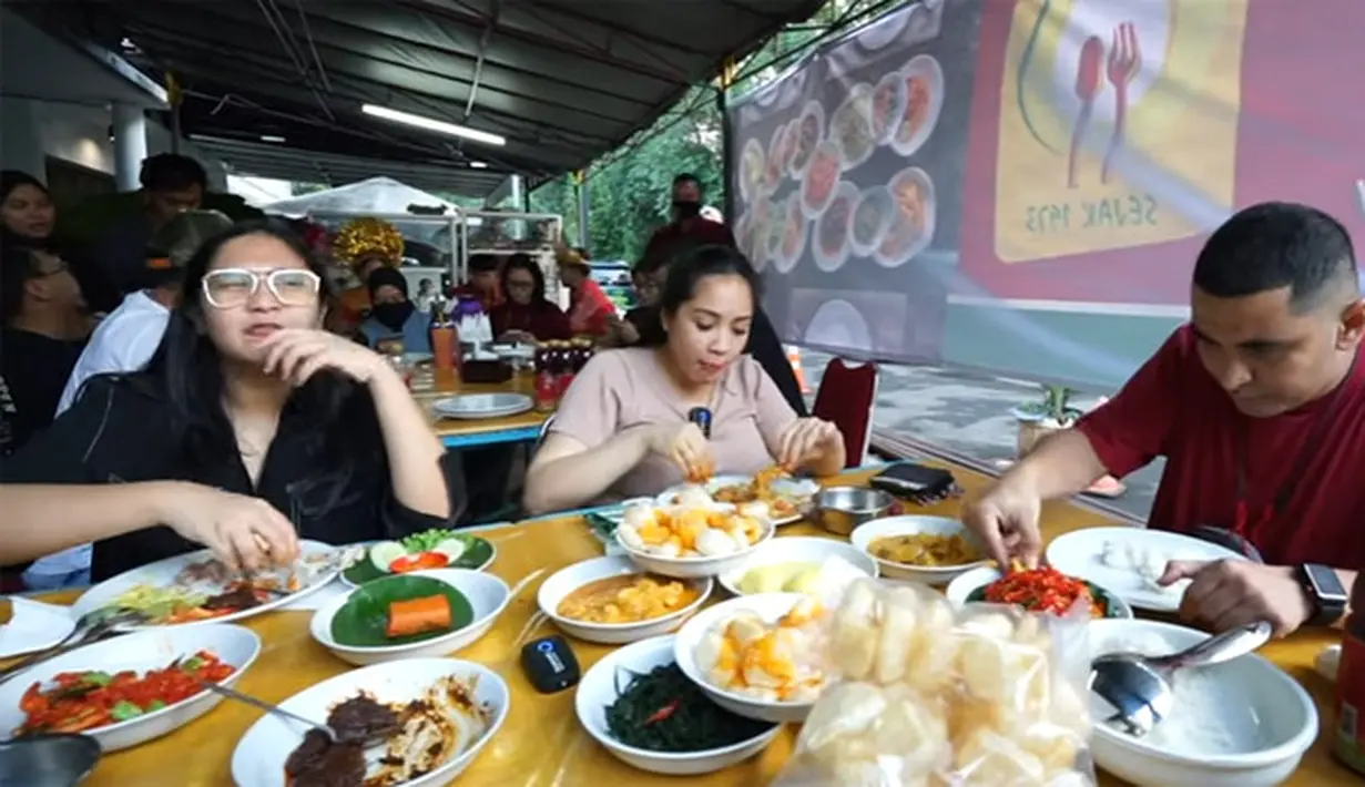 Nagita Slavina Borong Nasi padang (Youtube/Rans Entertainment)