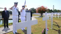 Jasad personel Angkatan Laut dan marinir Belanda yang meninggal saat perang dimakamkan di Kembang Kuning. 