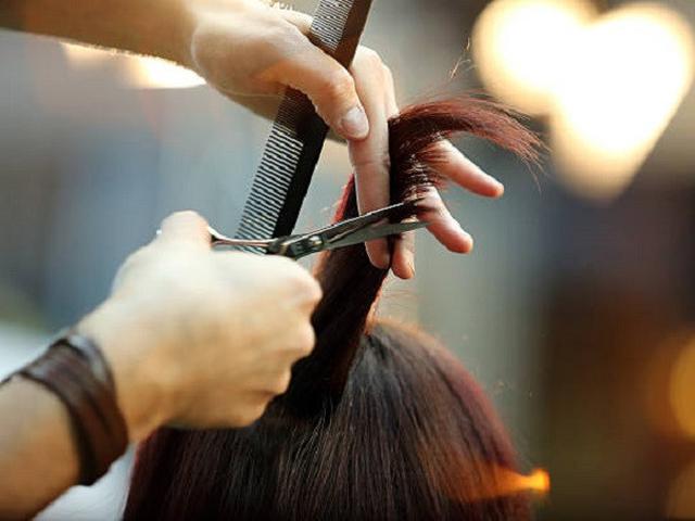 5 Cara Ekstrem Potong Rambut Di Dunia Mulai Dari Pakai Api Hingga Pedang Global Liputan6 Com