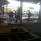 Suasana Stasiun Kiaracondong usai tergulingnya KA Malabar di Tasikmalaya (Okan Firdaus/Liputan6.com)