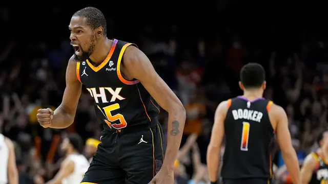 Selebrasi pemain Suns Kevin Durant saat mengalahkan Nuggets di game keempat play-off NBA