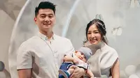 Chef Arnold dan keluarga (sumber: Instagram/arnoldpo)