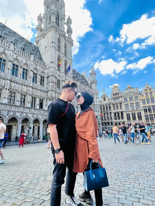 [Instagram/monicaimas]