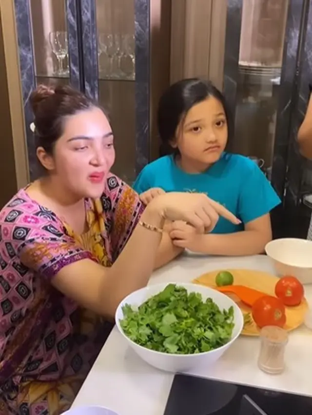 Ashanty membuat makanan Thailand (Instagram/ashanty_ash)