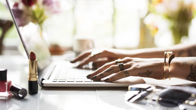 Bunga di meja (iStock)