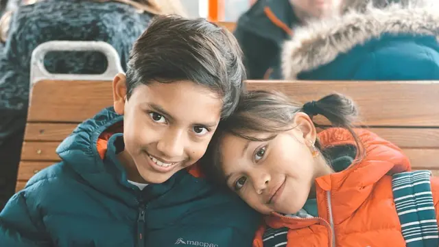 6 Potret Kekompakan Buah Hati Nana Mirdad dan Andrew White, Sibling Goals