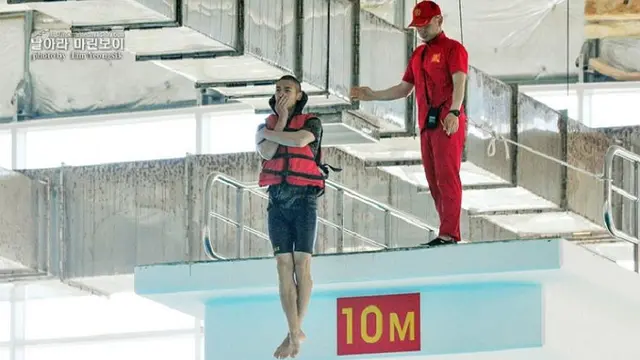 Minho saat digembleng di Korps Marinir. (Foto: Lim Yeongsik/ blog resmi Korps Marinir Korsel Fly Marine Boy via Soompi).