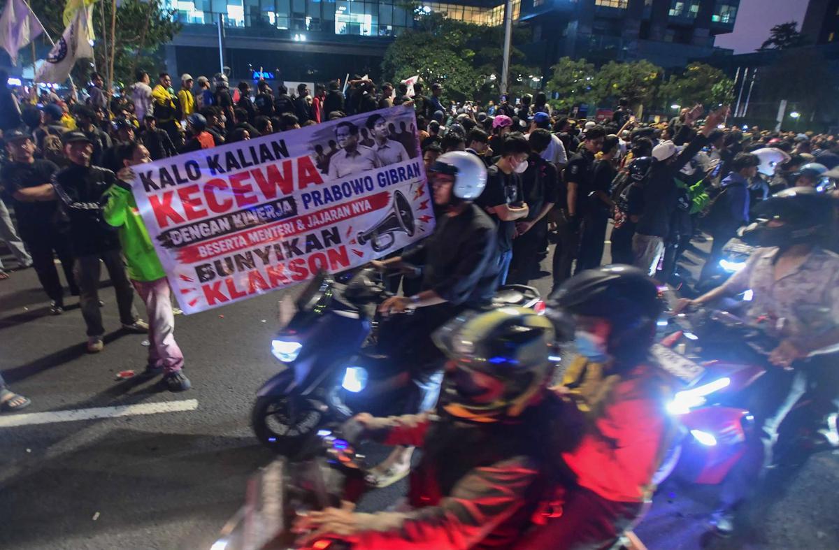 FOTO: Gelombang Aksi Mahasiswa Soroti Beban Ekonomi Masyarakat