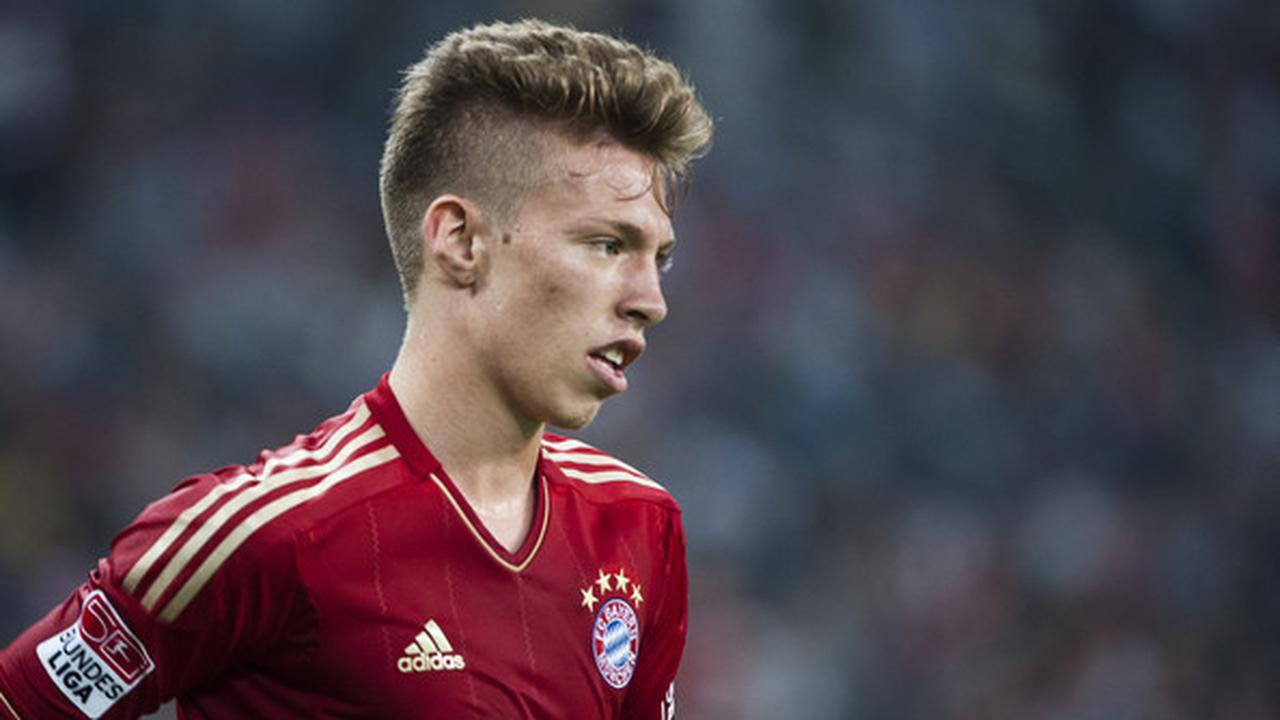 Selfie Nyaris Bugil, Pemain Muda Bayern Menyesal (Udah)