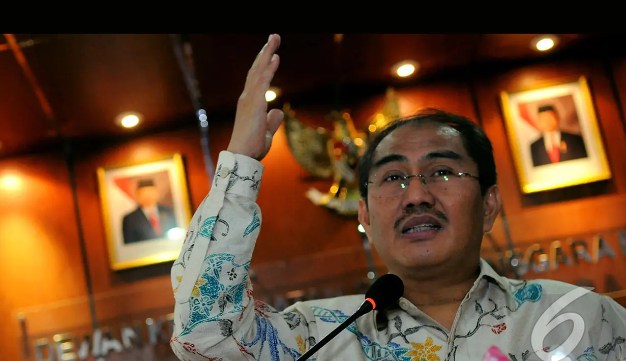 Mantan Ketua Mahkamah Konstitusi (MK) ini menilai jika ketegangan di masyarakat sudah mulai menurun karena berbarengan dengan Hari Raya Idul Fitri, Jakarta, Senin (4/8/2014) (Liputan6.com/Faisal R Syam)
