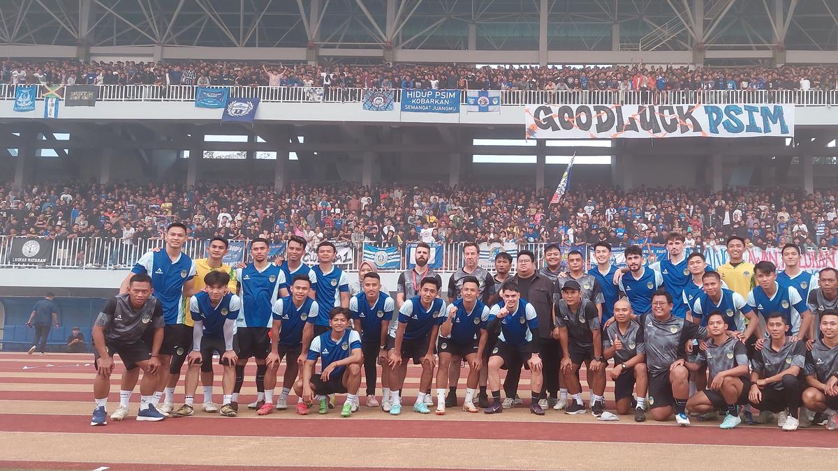 Pimpin Latihan Perdana PSIM Yogyakarta, Van Gastel Terkejut dengan Dukungan Suporter