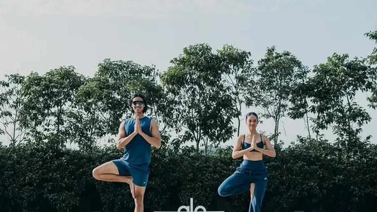 5 Potret Terbaru Hana Malasan, Tampil Cantik Natural dengan Tubuh Kekar saat Latihan Yoga Bareng Pacar