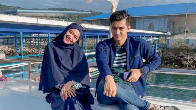 6 Potret Ria Ricis dan Teuku Ryan Pakai Baju Couple, Kian Romantis Jelang Menikah