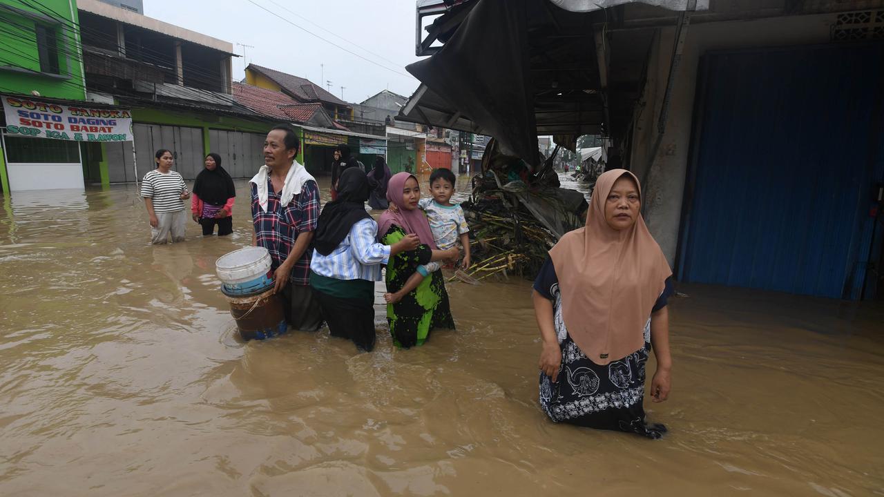 Banjir Rendam Permukiman Warga di Perumahan Vila Nusa Indah 3 Bogor