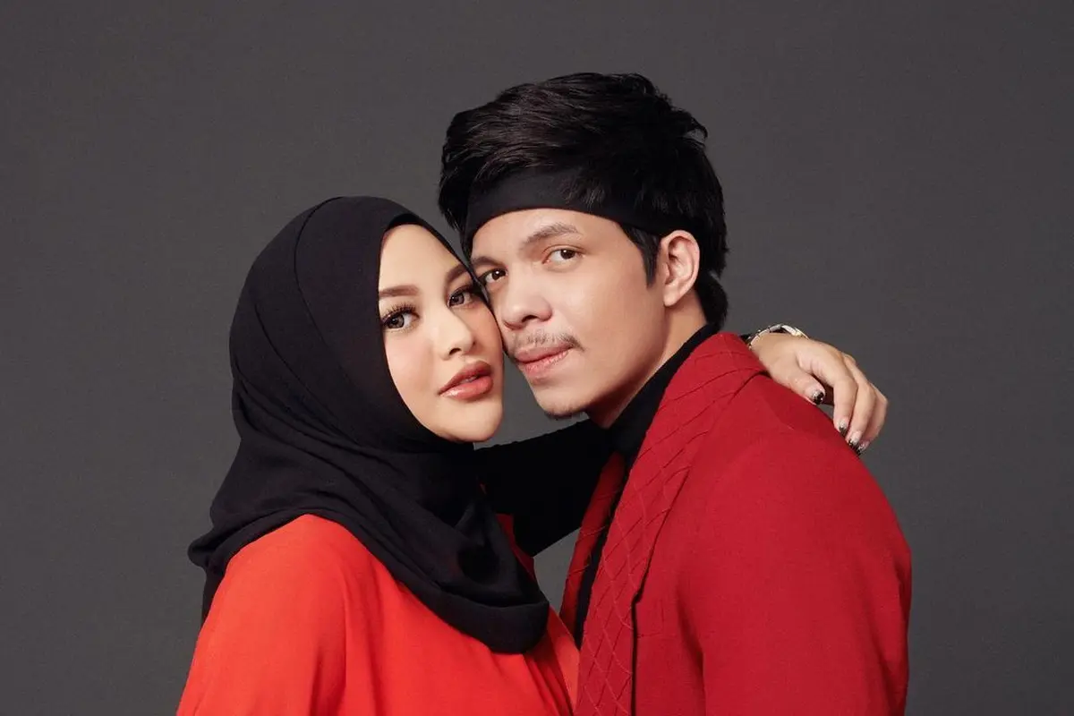 Ekspresi Aurel Hermansyah ketakutan makan di tempat tinggi