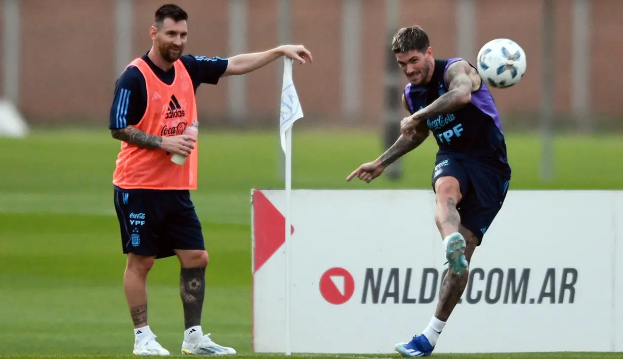 Meskipun sudah unggul dua gol, Argentina tidak menurunkan intensitas penyerangannya di babak kedua. Alhasil mereka mampu mencetak gol ketiga di menit ke 83 ditorehkan Nicholas Gonzalez. (AP Photo/Gustavo Garello)