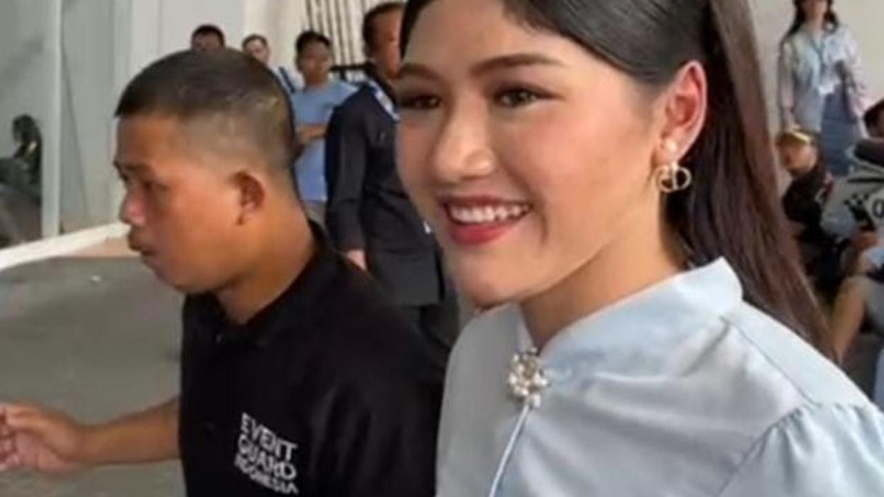 Erina Gudono Naik Ojol ke Lokasi Kampanye Akbar Prabowo-Gibran di GBK, Ongkos Dibayar Paspampres