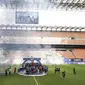 Suasana perayaan gelar Serie A Liga Italia Inter Milan di stadion San Siro di Milan, Italia, Minggu (23/5/2021). Bagi Inter Milan, ini merupakan gelar juara Liga Italia ke-19 sepanjang sejarah klub. (AP Photo/Nicola Marfisi)