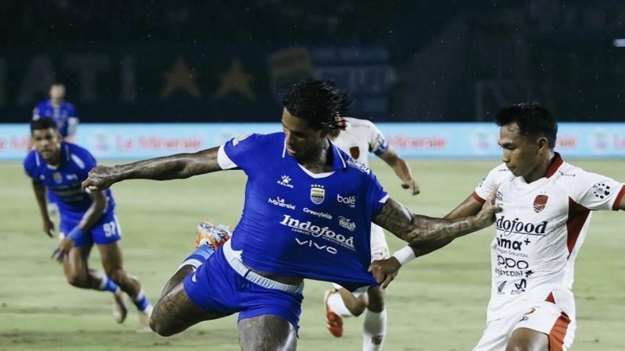 Kalahkan Bali United 3-2, Persib Puncaki Klasemen Liga 1 Makin Kokoh