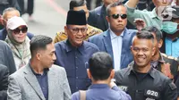 Pimpinan Ponpes Al Zaytun Panji Gumilang tiba di Bareskrim Polri, Jakarta, Senin (3/7/2023). (Liputan6.com/Herman Zakharia)