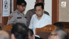 Dalam sidan pembacaan eksepsi Setya Novanto, pengacara mengatakan ada kejanggalan dalam dakwaan terhadap kliennya.
