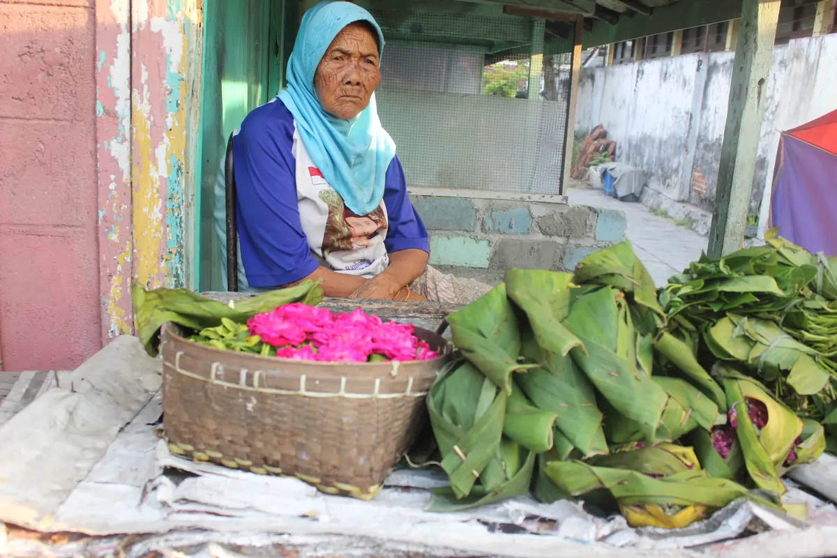 Penjual Kembang Jelang Lebaran