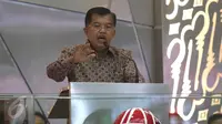 Wapres Jusuf Kalla berpidato di Bursa Efek Indonesia, Jakarta, (30/12). Indeks Harga Saham Gabungan (IHSG) pada akhir perdagangan 2015 ditutup‎ menguat 23,65 poin atau 0,52 persen ke level 4.593,01. (Liputan6.com/Angga Yuniar)