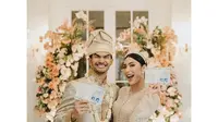 Momen akad nikah Tyas Mirasih dan Tengku Tezi. (Sumber: Instagram/morden.co)