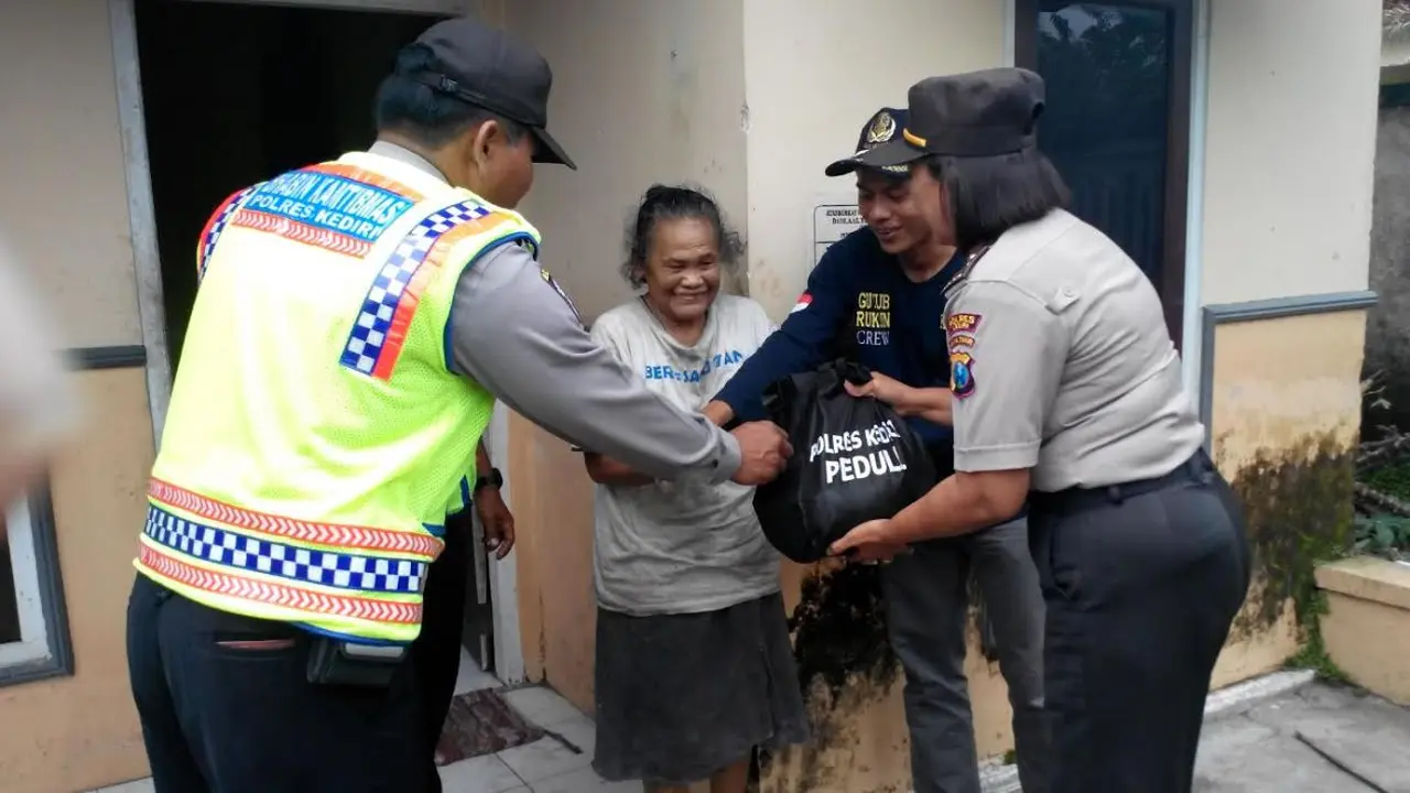 Aksi sosial polisi Kediri